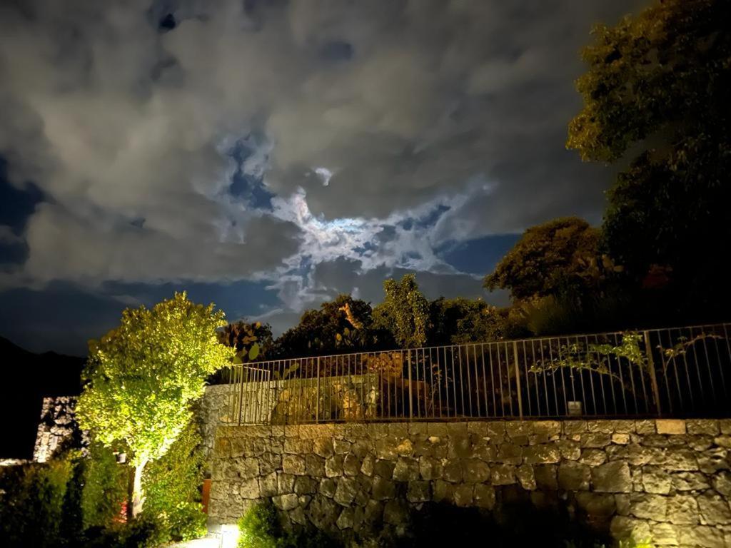 La Casa Dell'Alloro Zafferana Etnea Exteriér fotografie